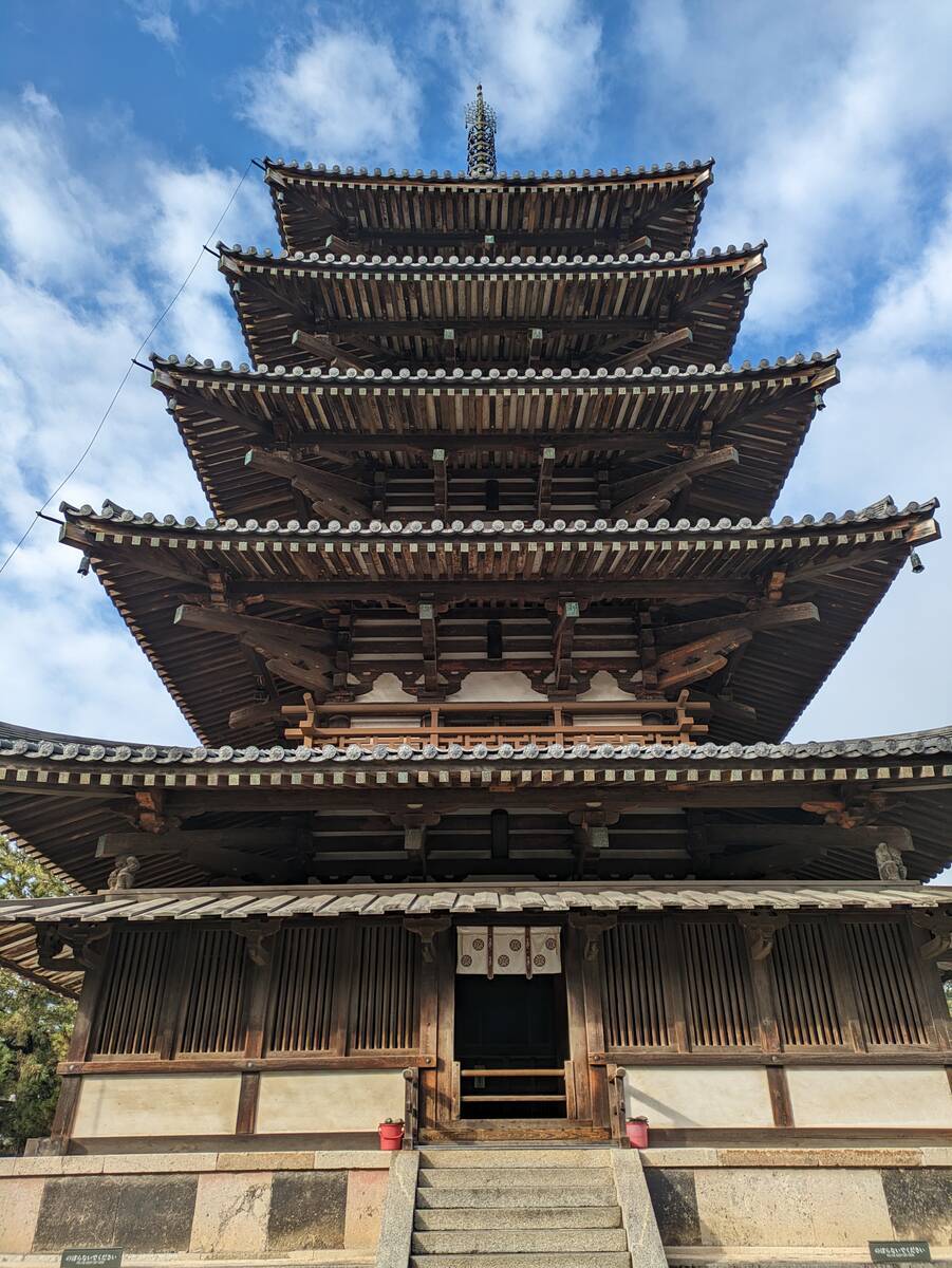 大阪・奈良旅】『法隆寺』西院伽藍：世界最古の木造建築 - 東京ひとり時間