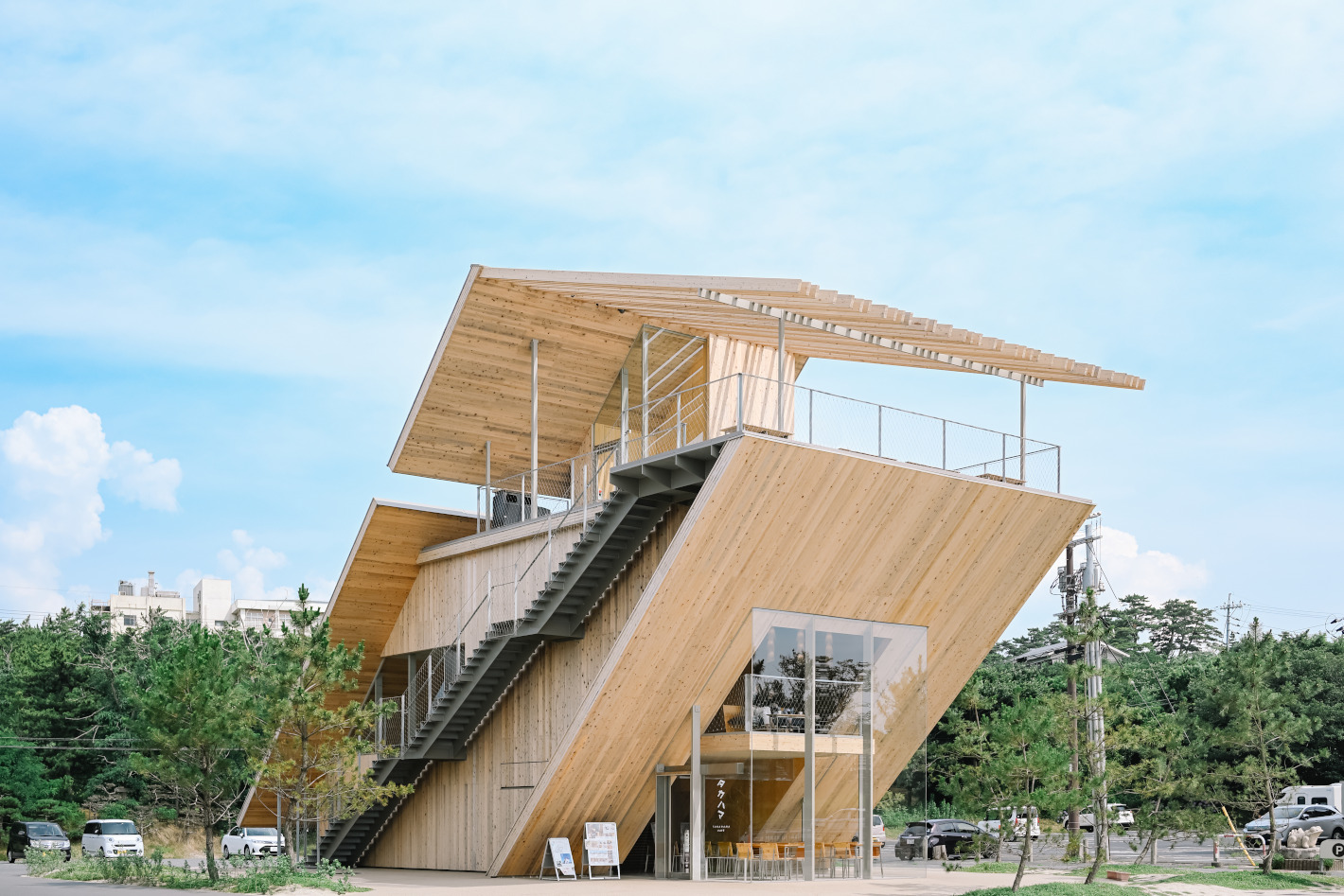 Z f を手に巡る鳥取旅 – 鳥取砂丘、植田正治写真美術館、花回廊