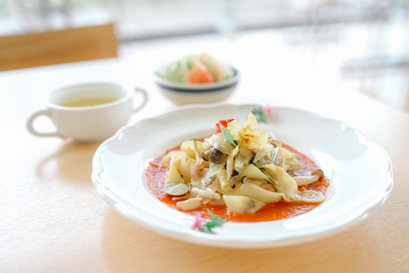 Z f、NIKKOR Z 40mm f/2（SE）