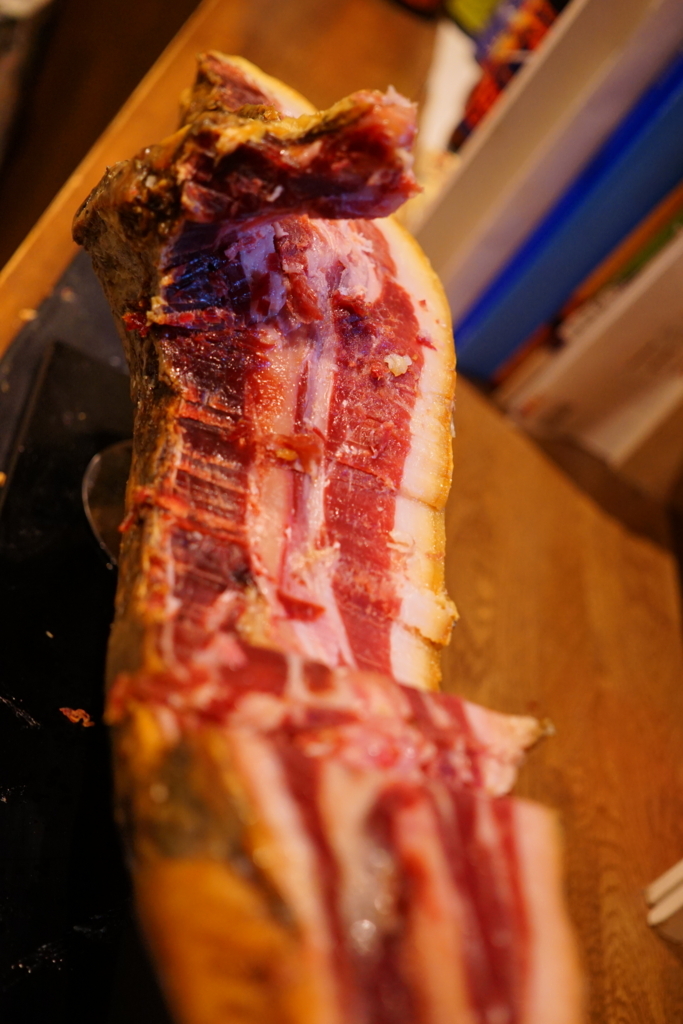 超希少！100%純血種イベリコ豚、最上ランク・ベジョータ【世界で一番