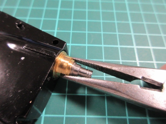 S&T ガスブロM4の放出バルブの取り外しについて・・・ - Dサポート