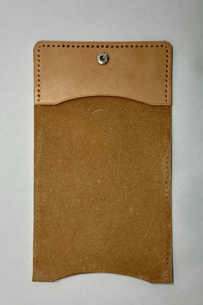 本体にパーツを取り付ける様子