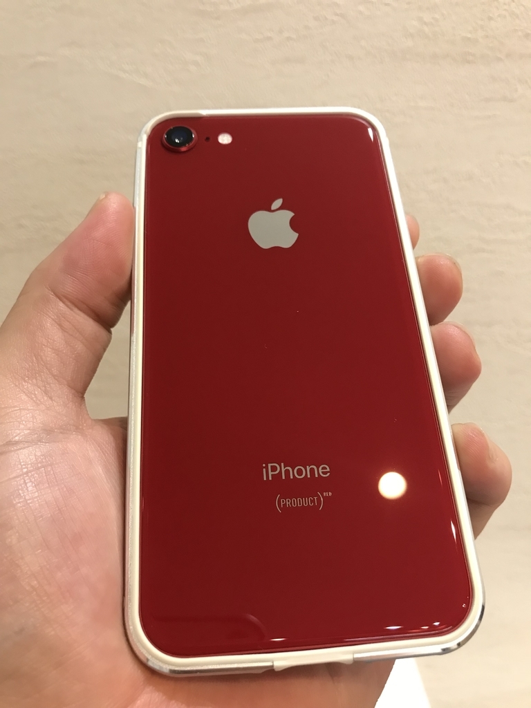 本音】iPhone8のレッドはカバーしたくない - スマホのガラス