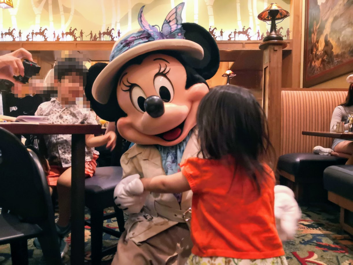 キャラクターダイニング ストーリーテラー カフェの様子や予約方法をレポート カリフォルニアdvc Hgvc子連れ旅行記19年gw 初心者陸マイラーが簡単にハワイに行く方法