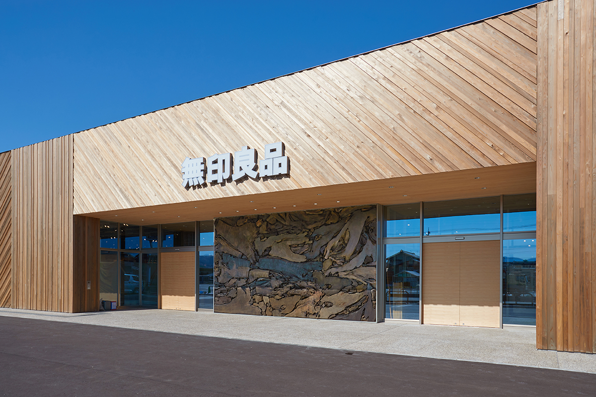 今年4月オープンの 無印良品 野々市明倫通り に潜入 北陸最大級の店内は見どころいっぱい 週末 金沢