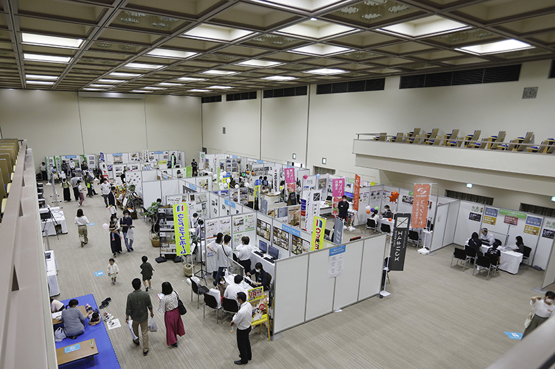 2021年4月10・11日、「家づくりナビフェスタ in 石川」が石川県地場産業振興センターで開催!地元の工務店やハウスメーカー、不動産会社が集まる2日間! 週末、金沢。 2021年4月10・11日、「家づくりナビフェスタ in 石川」が石川県地場産業振興センターで開催!地元の工務店やハウスメーカー、不動産会社が集まる2日間! 週末、金沢。