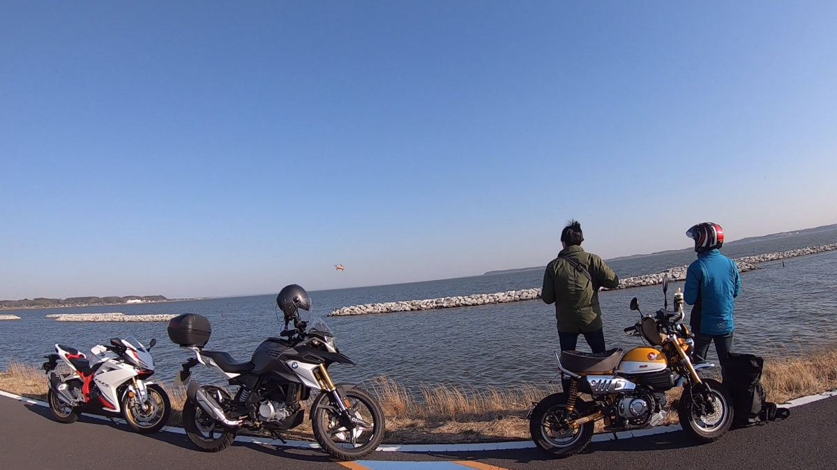 ドローン飛ばしおじさん達