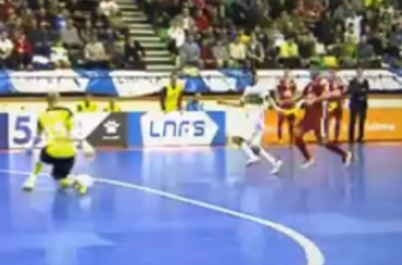 サッカー フットサルのｇｋ ゴレイロはガニ股ではいけないその理由 北の大地の南側から