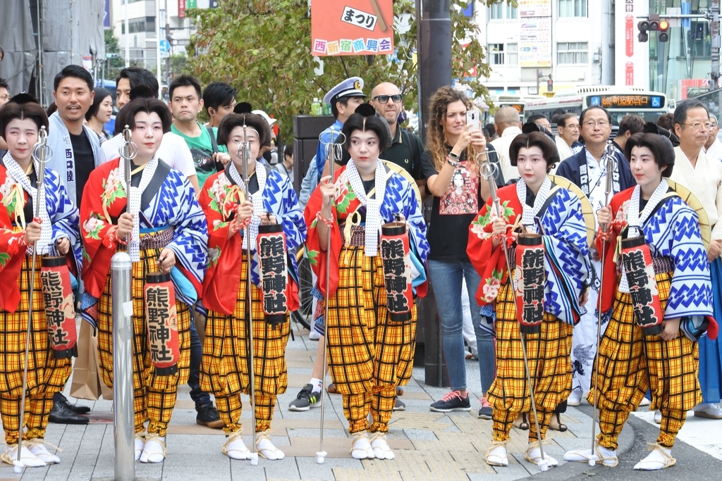 熊野神社例大祭2018年9月16日、新宿駅西口・大ガード周辺