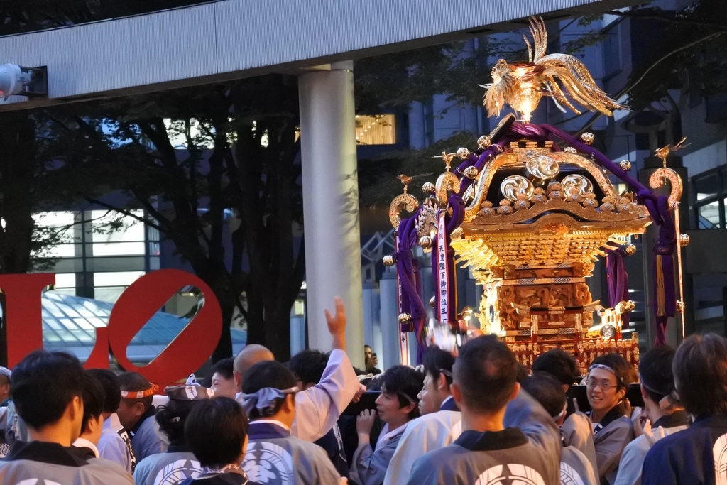 熊野神社例大祭2018年9月16日、新宿駅西口・大ガード周辺