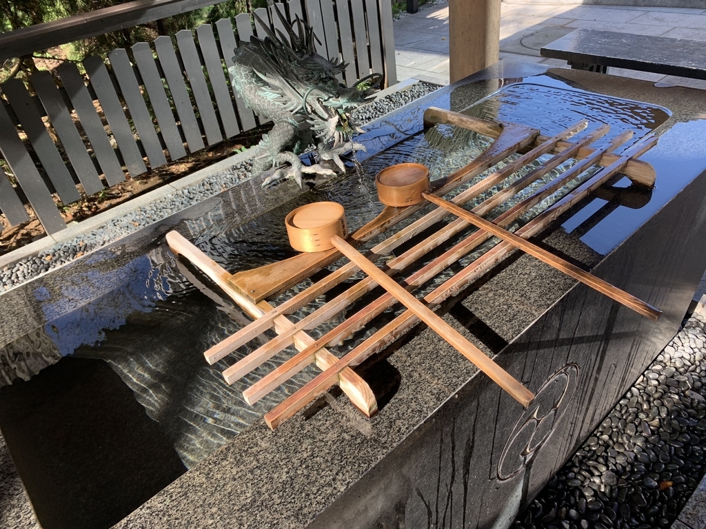 十二社熊野神社（西新宿・都庁）の手水