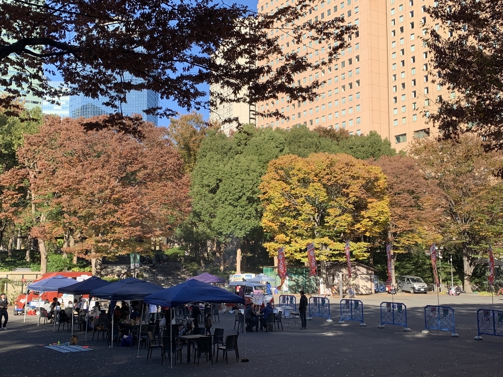 新宿中央公園でバーベキュー！「秋のソトメシフェア 手ぶらでBBQ」、水の広場