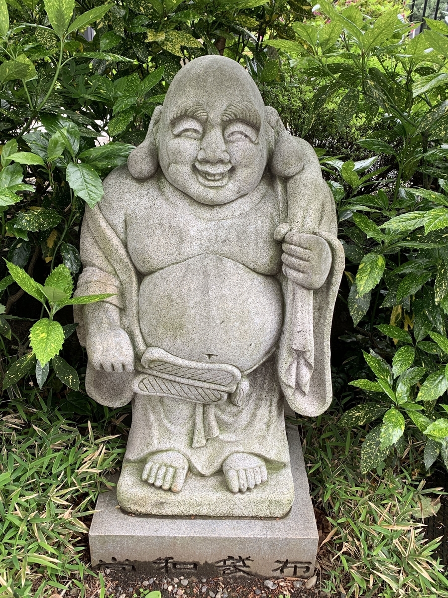 西新宿・成子天神社の七福神（布袋）