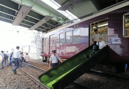 阪急電車からの避難