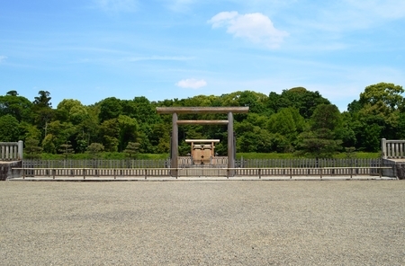畝傍山東北陵(神武天皇陵)