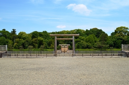 畝傍山東北陵（神武天皇陵）