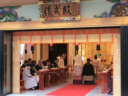 西野神社儀式殿での神前結婚式