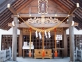 西野神社拝殿向拝と鈴緒3本