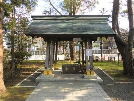 令和2年4月　西野神社手水舎（感染症対策仕様）