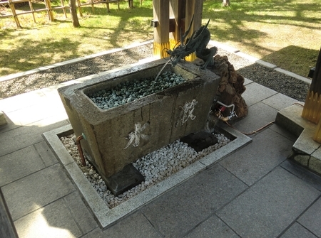 令和2年4月　西野神社手水舎（感染症対策仕様）