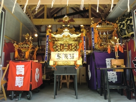 西野神社 神輿殿内