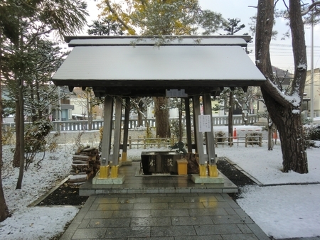 令和2年11月23日　西野神社早朝の境内