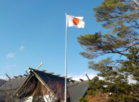 令和3年11月23日　西野神社での国旗掲揚