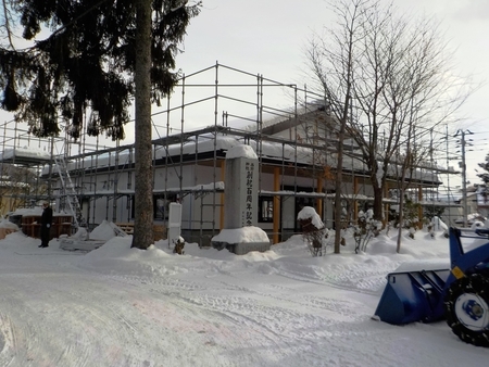 令和4年　西野神社 年末の境内（新築中の参集殿）