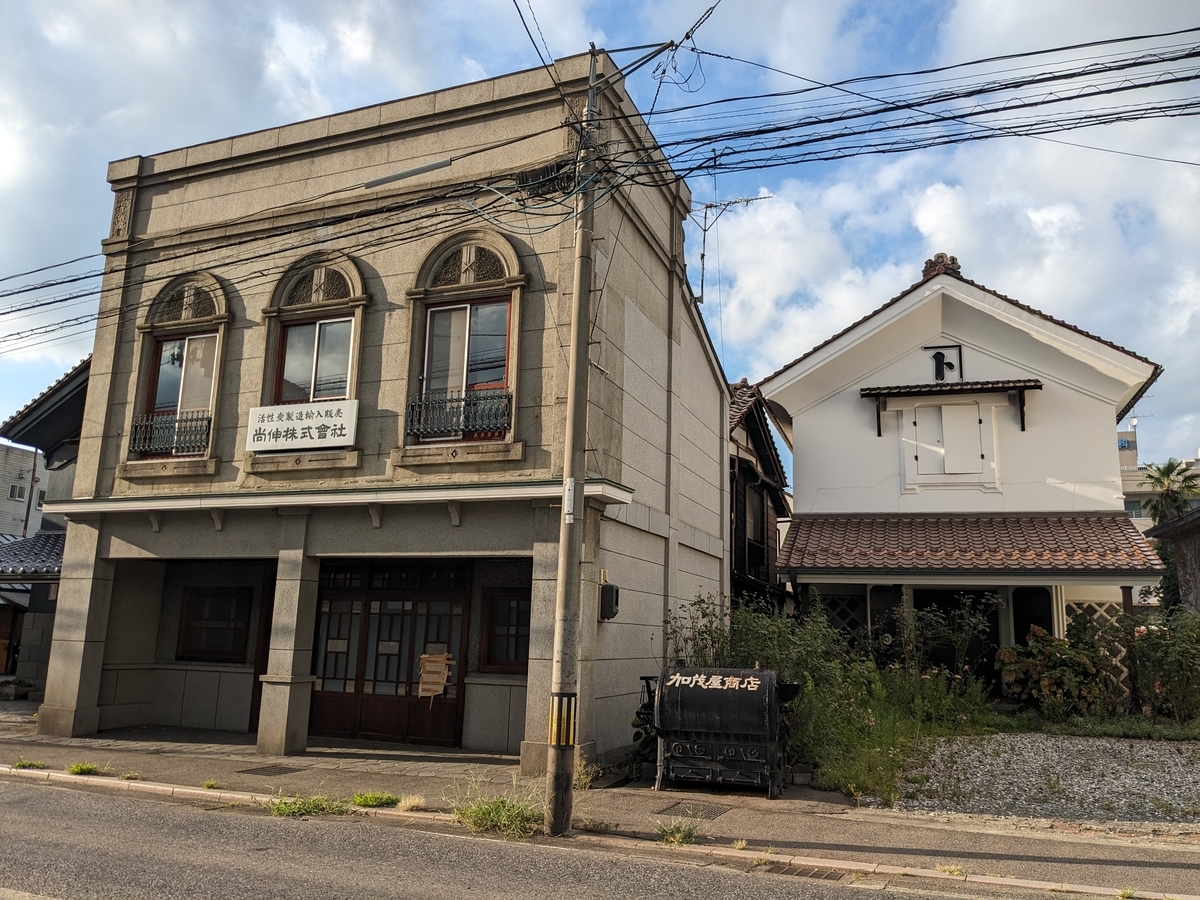 会津若松市・七日町の通りで見た建物 - 日々のおでかけ記録