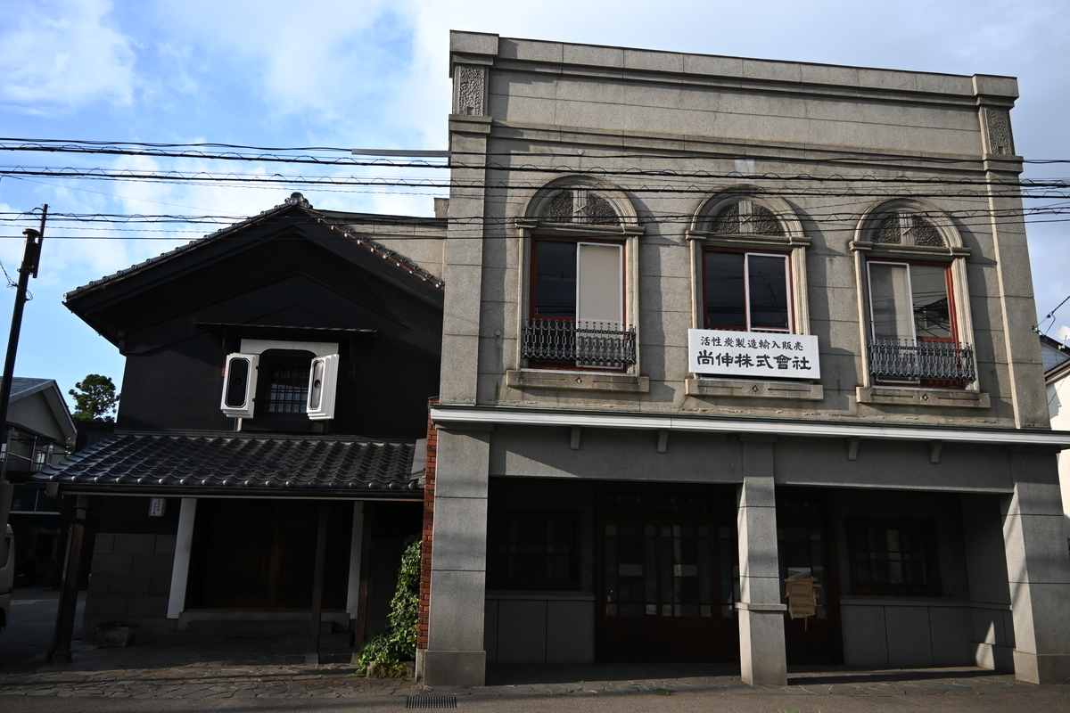 会津若松市・七日町の通りで見た建物 - 日々のおでかけ記録