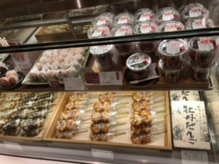牡丹だんご「揚げ醤油味、みたらし味」2
