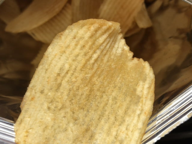 ポテトチップス 天乃屋の歌舞伎揚味（カルビー）3