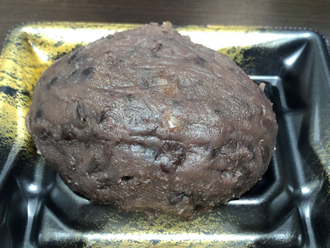 おはぎ（粒あん）（ライフ）は甘さ控えで小豆の風味を楽しめる美味しい