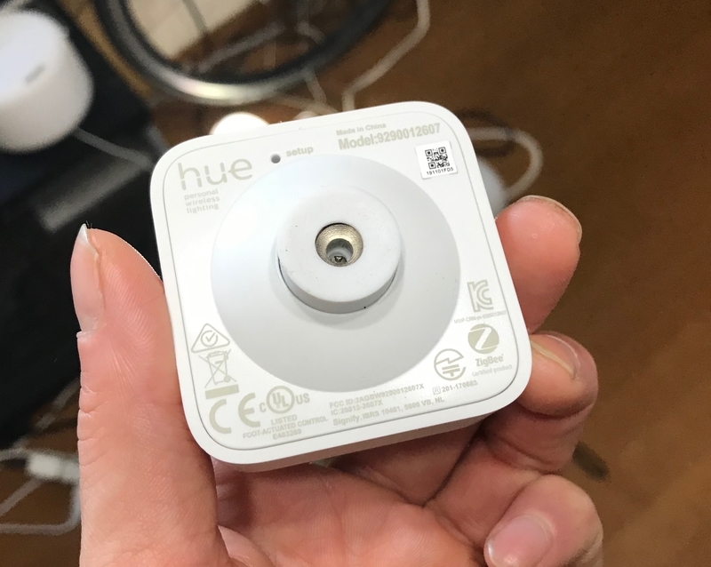 PHILIPS Hue モーションセンサー裏