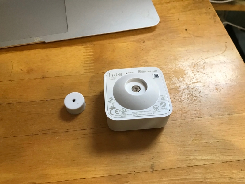 PHILIPS Hue モーションセンサーとマグネット