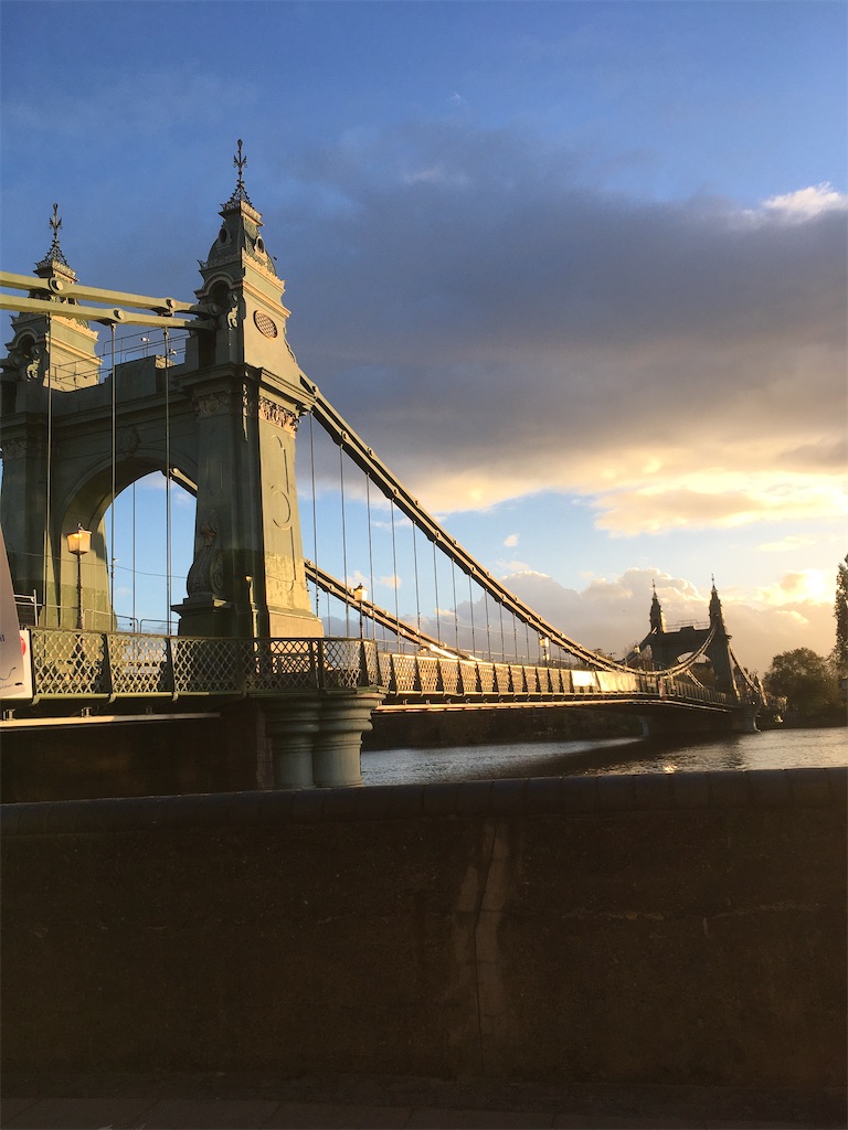 テムズ川に架かるロンドンの橋 めちゃくちゃかっこいい Hammersmith Bridge ハマースミス橋 ロンドン リッチモンド 暮らしの備忘録