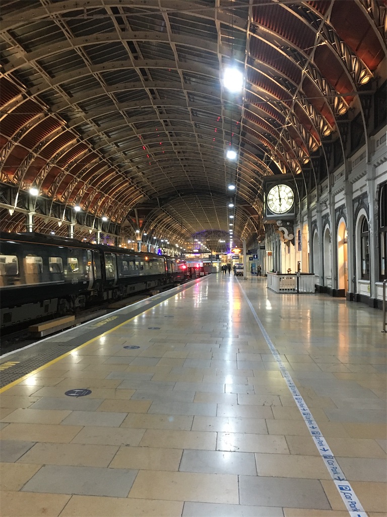 ロンドンの素敵な駅。あのクマちゃんで有名な「Paddington