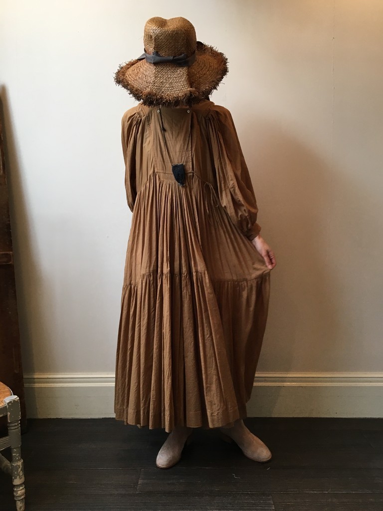 暖かな日に、TOWAVASEのワンピースを… - NO CONCEPT SHOP & DressBird