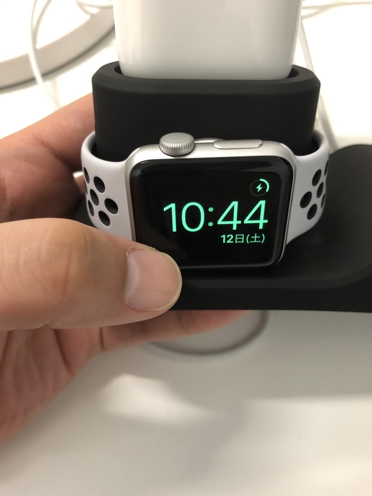 【レビュー】aphquaの充電スタンドならiPhoneとAppleWatch、AirPodsがスタイリッシュに収納できるぞ！