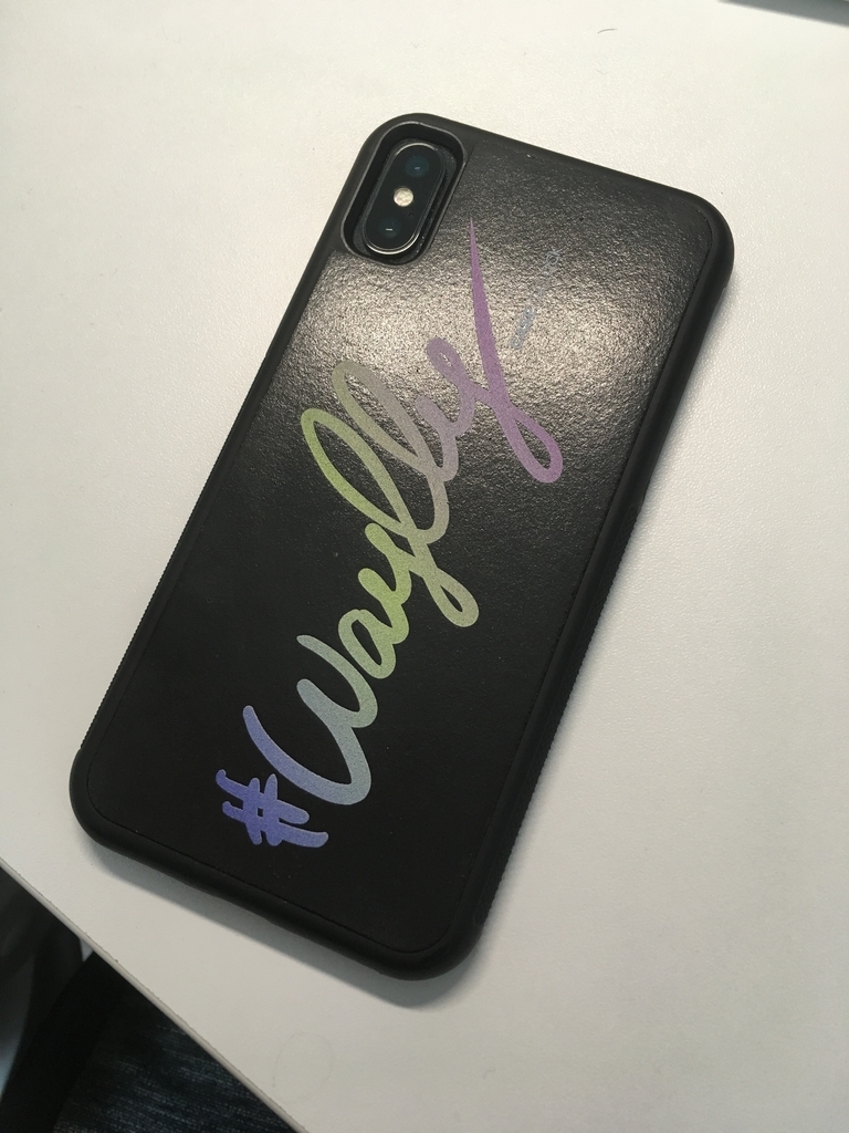 【レビュー】iPhoneXケース「WAYLLY」(ウェイリー)は壁に貼り付ける機能抜きにしても普通にスマホケースとしていい!