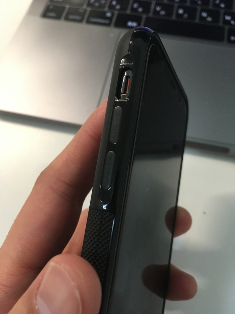 【レビュー】iPhoneXケース「WAYLLY」(ウェイリー)は壁に貼り付ける機能抜きにしても普通にスマホケースとしていい!