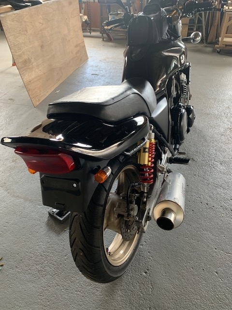 ホンダ CB400SF(NC31)テールカウル交換 脱ヤンキー ホンダ CB400SF(NC31)テールカウル交換 脱ヤンキー