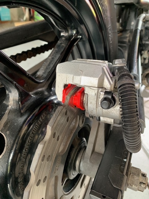 ☆ニンジャ250R☆レーシングスペックオイル.前後ブレーキパッド.プラグなど新品交換^_^イロイロ整備で快調です!250ccスポーツバイク☆ ニンジャ250R ブレーキパットとブレーキフルード交換 - 気ままなﾊﾞｲｸ生活