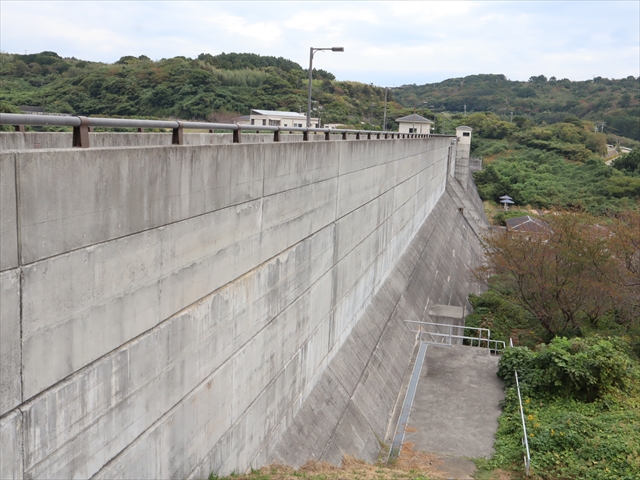 山口6 見島ダム②(天端~ダム湖散策編) - ダムのほそ道
