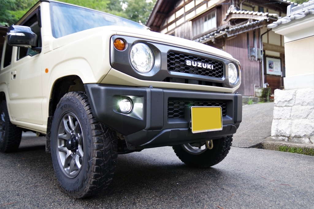 新型ジムニー JB64のフォグランプを純正LEDに自分で交換（後編） - の
