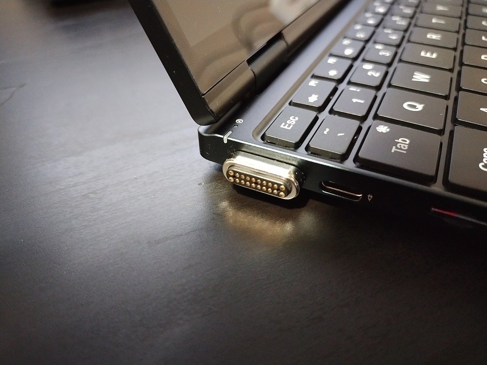 One-Netbook Onemix4 レビュー - すべてのUSB-Cデバイスに磁石の力を