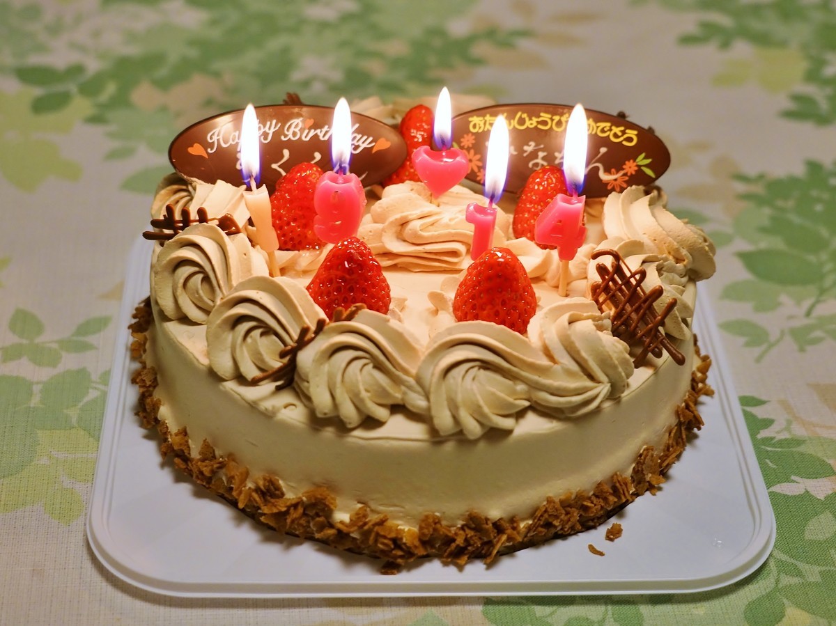兄妹一緒の誕生ケーキで 信子の想い出日記