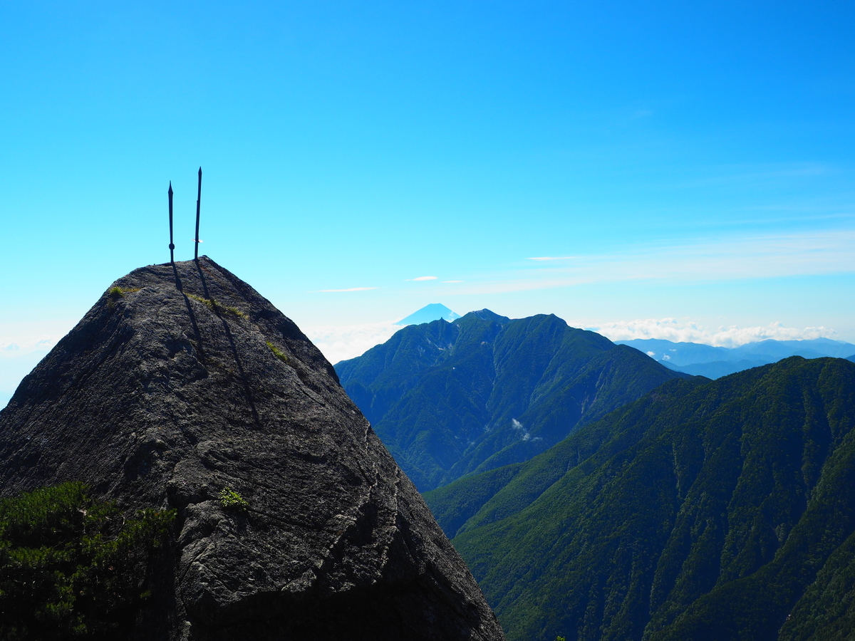 甲斐駒ヶ岳】黒戸尾根を日帰り登山！山頂の大絶景及び登山道を