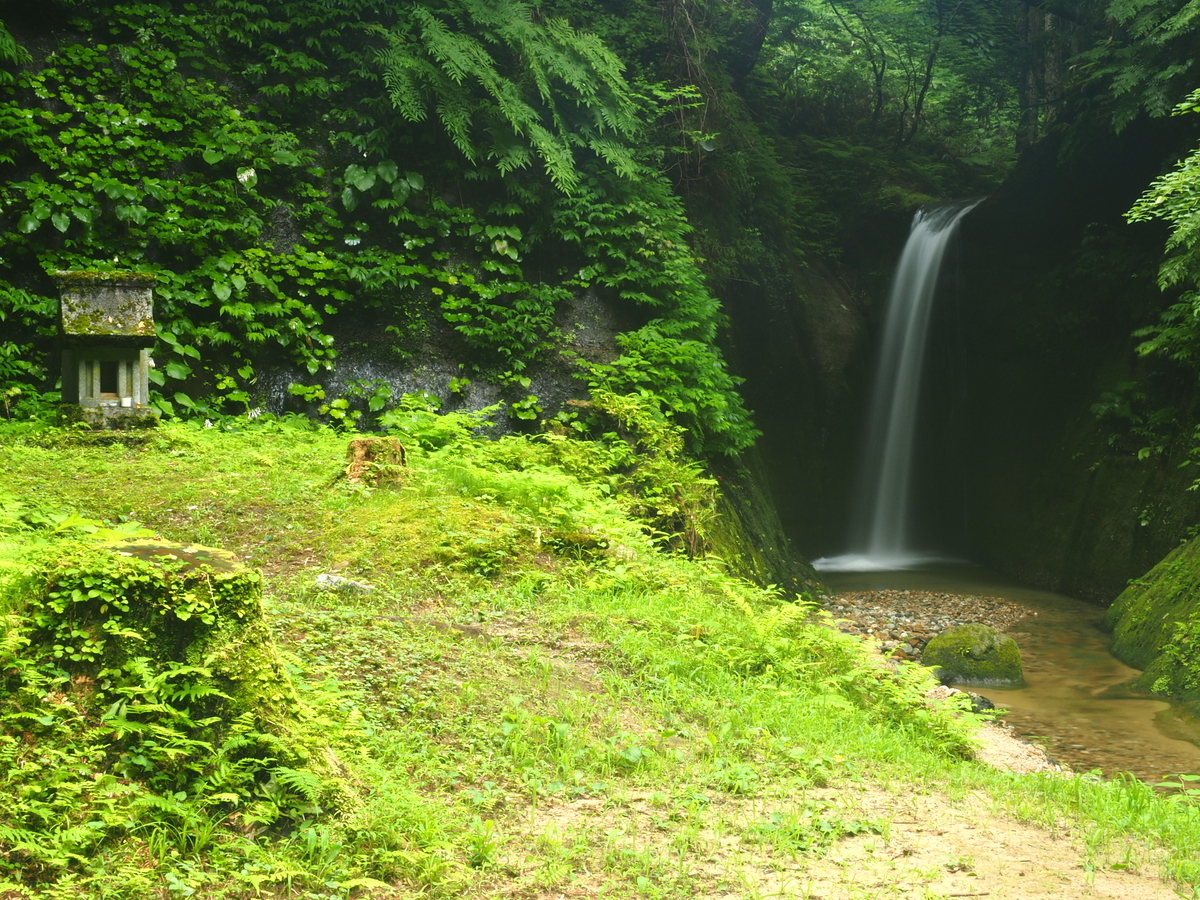 桃川のおたきさま｜村上市にある神秘の滝！畏敬と親しみの込められた 