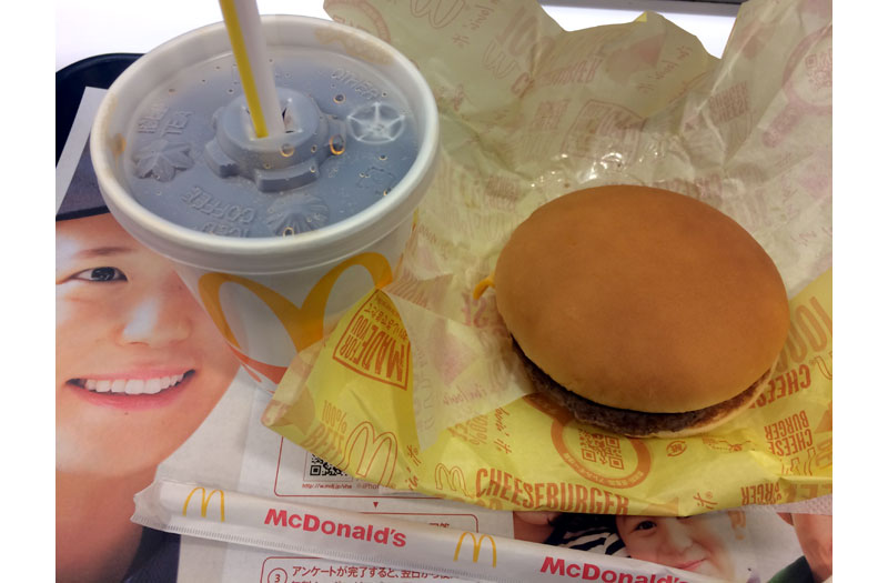 マクドナルド　コーラゼロのSとチーズバーガー